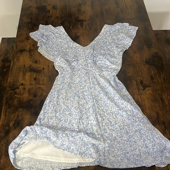 Altar’s State babydoll dress size SMALL light blue with white floral print v-cut - Picture 4 of 5